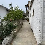 Little Graceland Vilă