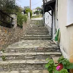 Little Graceland Vilă Afissos