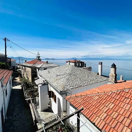 Little Graceland Afissos