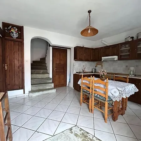 Little Graceland Áfissos