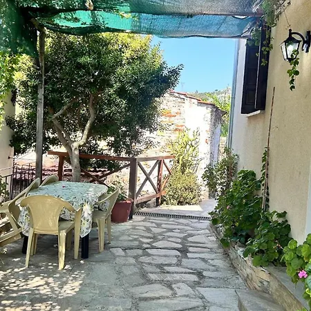 Vilă Little Graceland Afissos